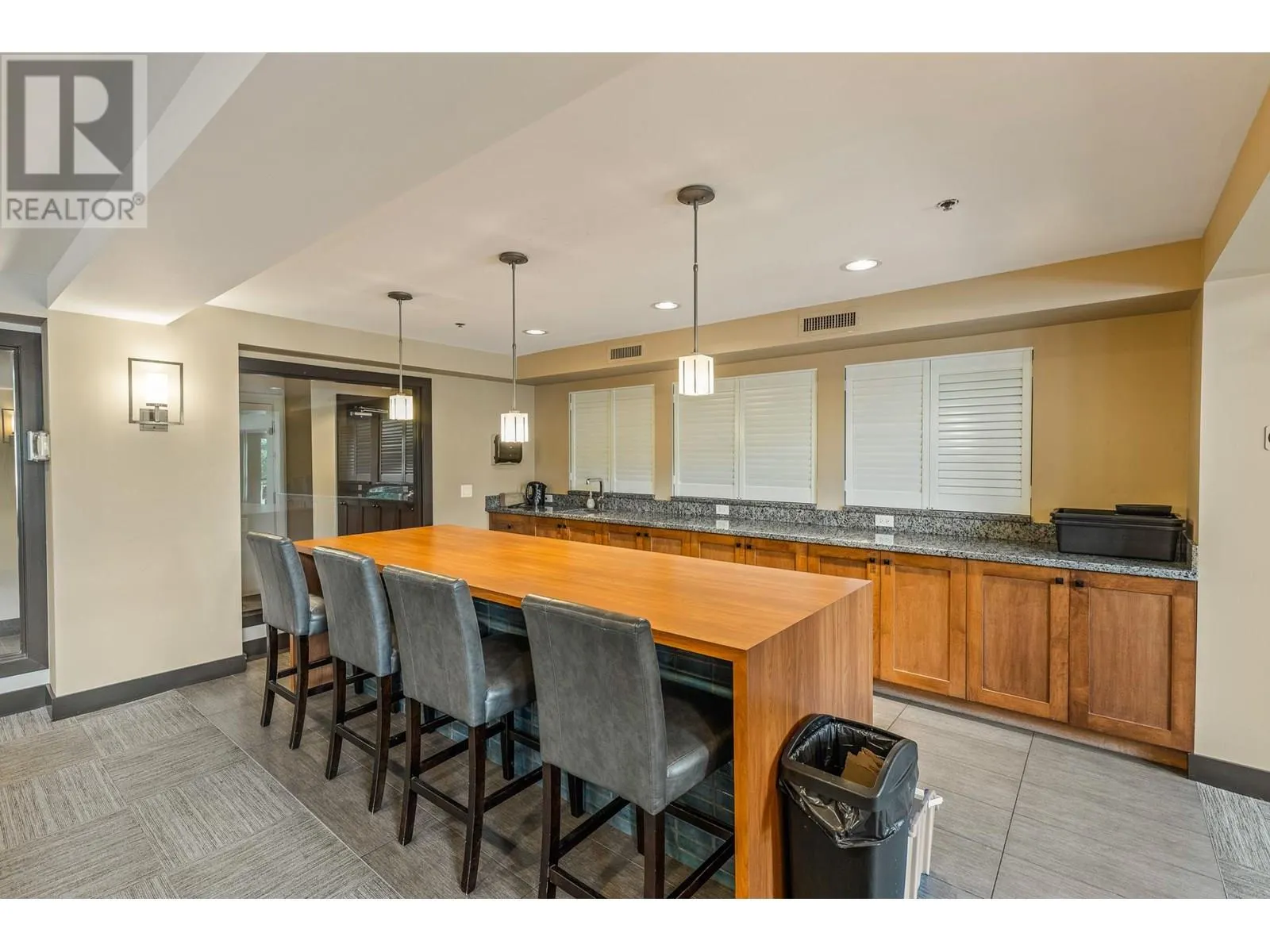 1083 Sunset Drive Unit# 120
