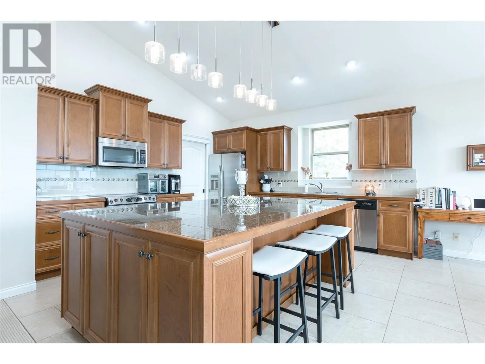 2233 Hihannah Drive