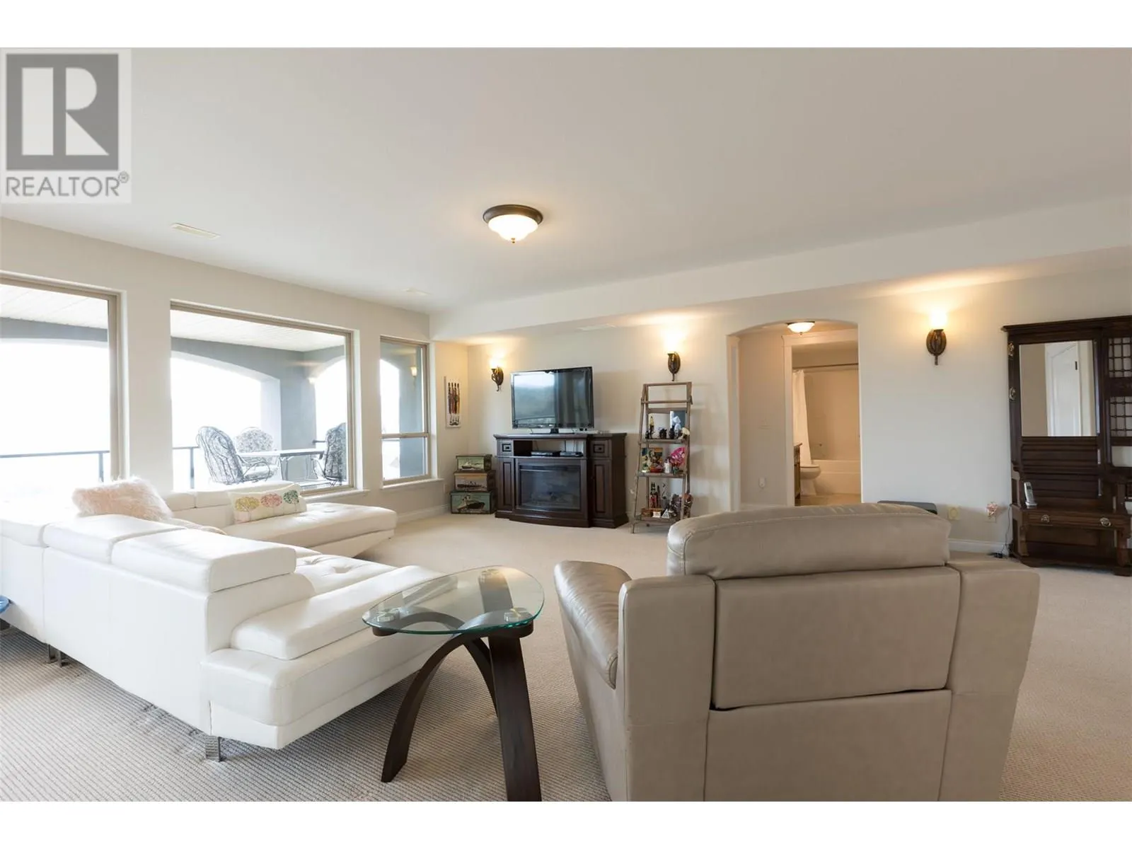 2233 Hihannah Drive