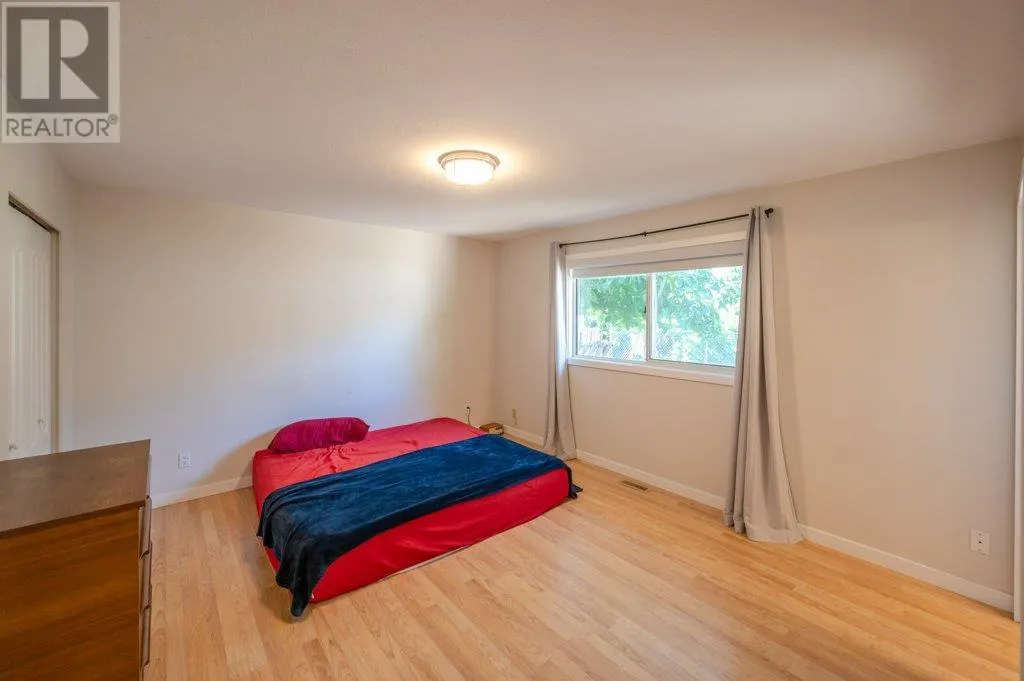 5806 Oleander Drive