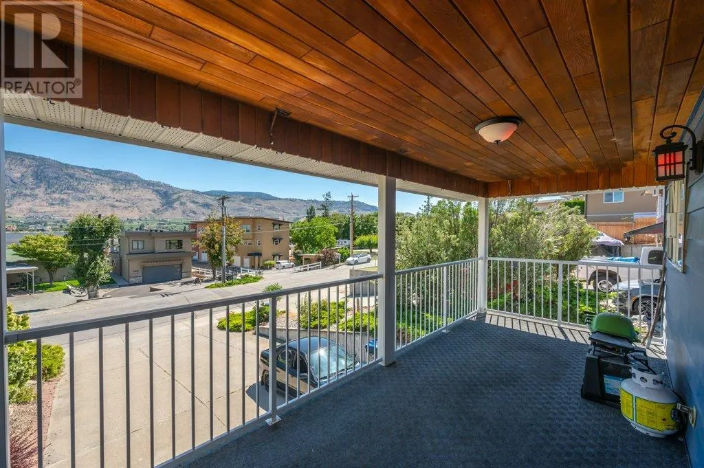 5806 Oleander Drive