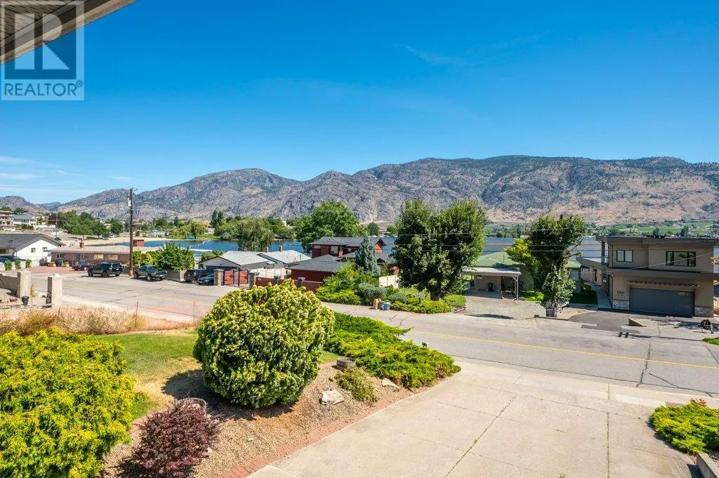 5806 Oleander Drive