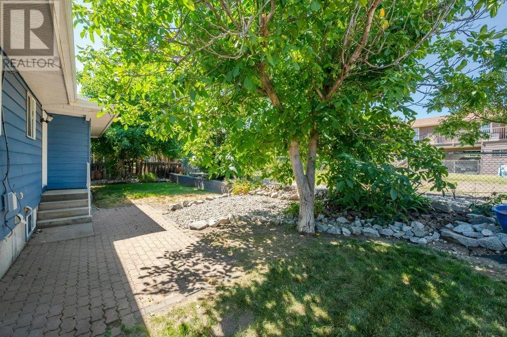5806 Oleander Drive