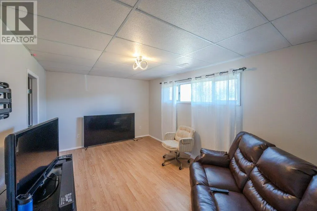 5806 Oleander Drive