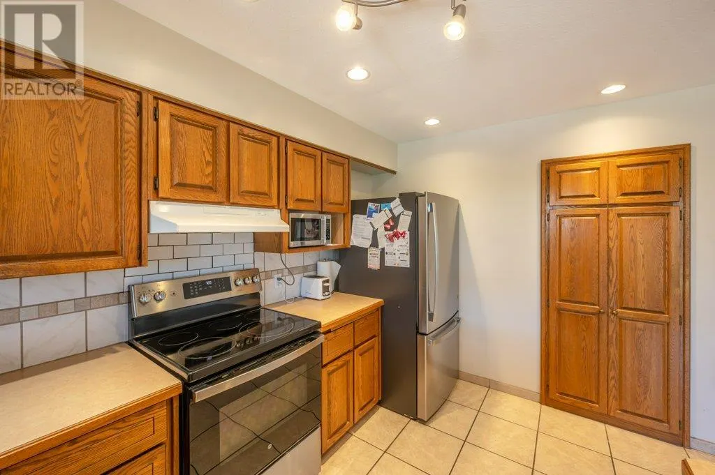 5806 Oleander Drive