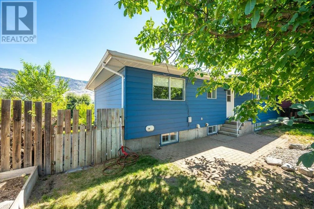 5806 Oleander Drive