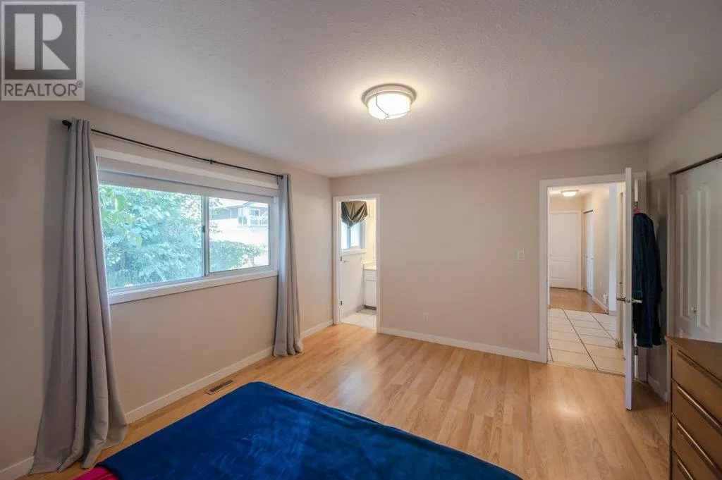 5806 Oleander Drive