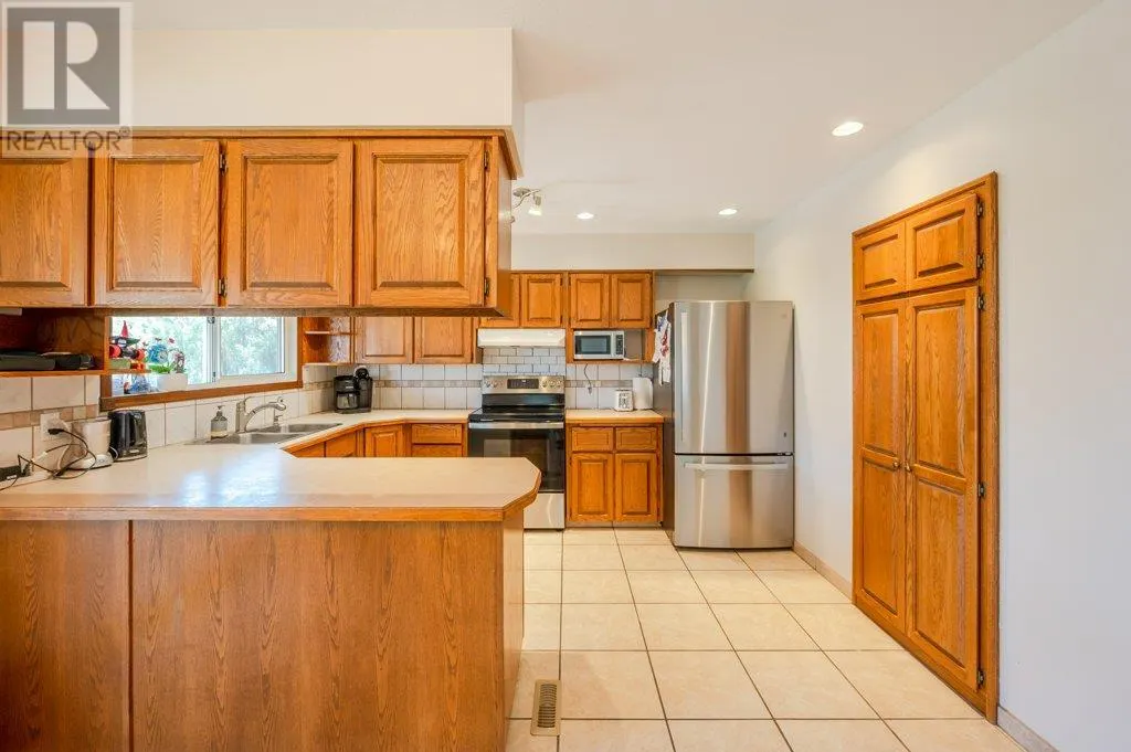 5806 Oleander Drive