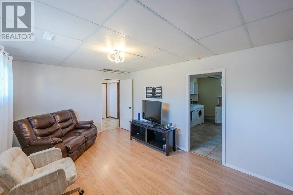 5806 Oleander Drive
