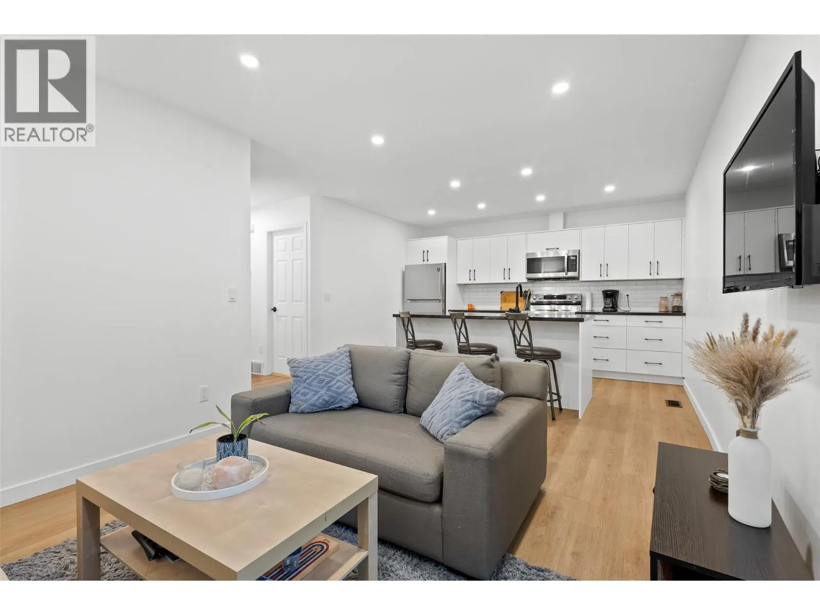 712 Schafer Road
