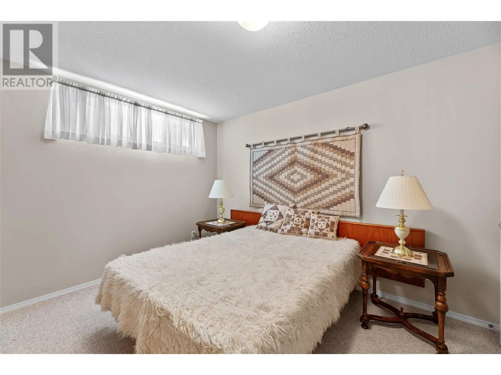 1886 Parkview Crescent Unit# 3