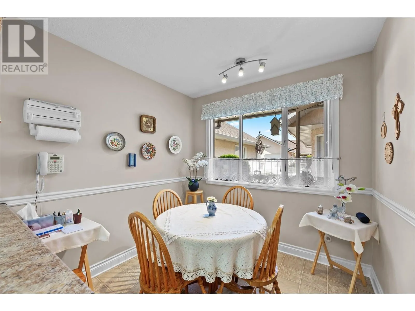 1886 Parkview Crescent Unit# 3