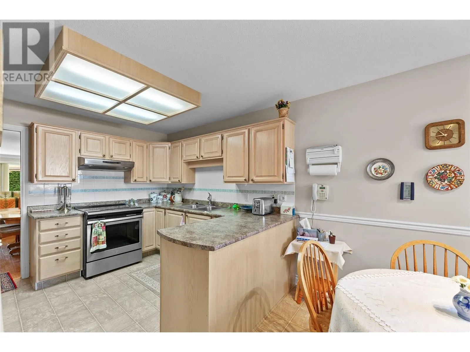 1886 Parkview Crescent Unit# 3