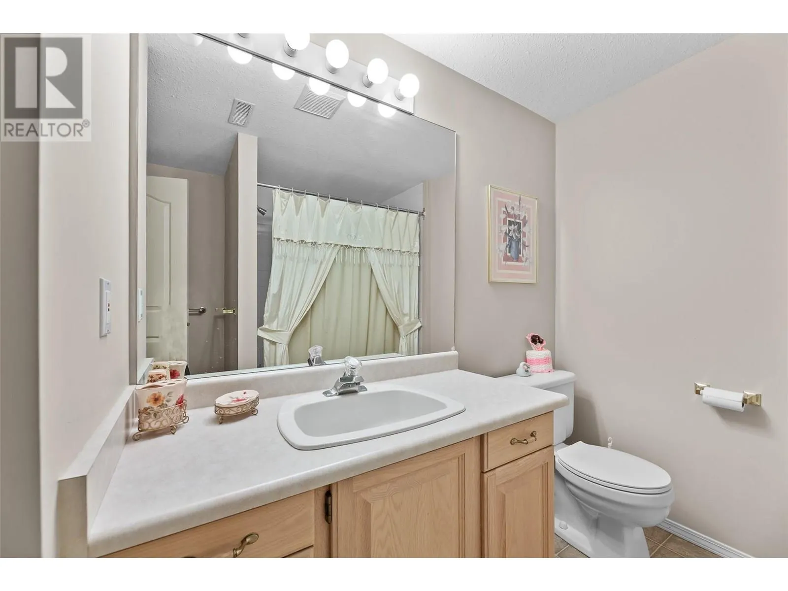 1886 Parkview Crescent Unit# 3