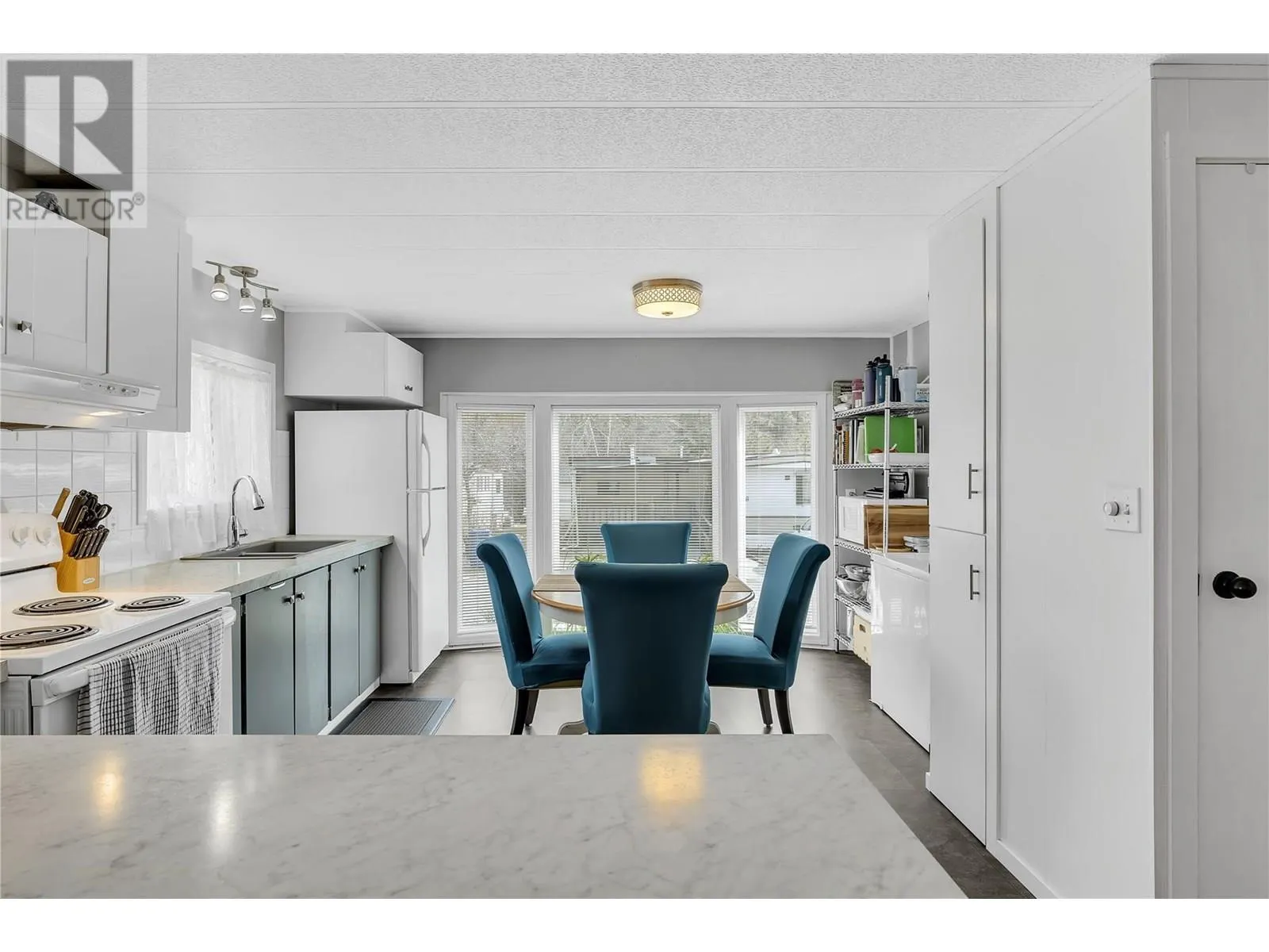 1929 97 Highway S Unit# 64