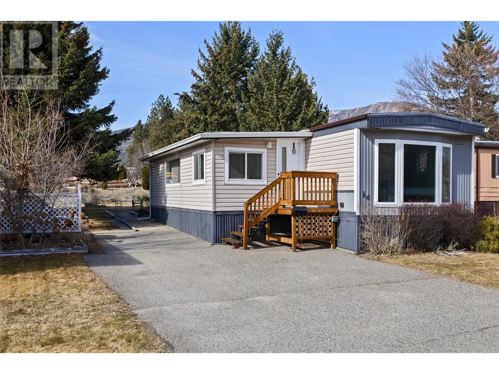 1929 97 Highway S Unit# 64