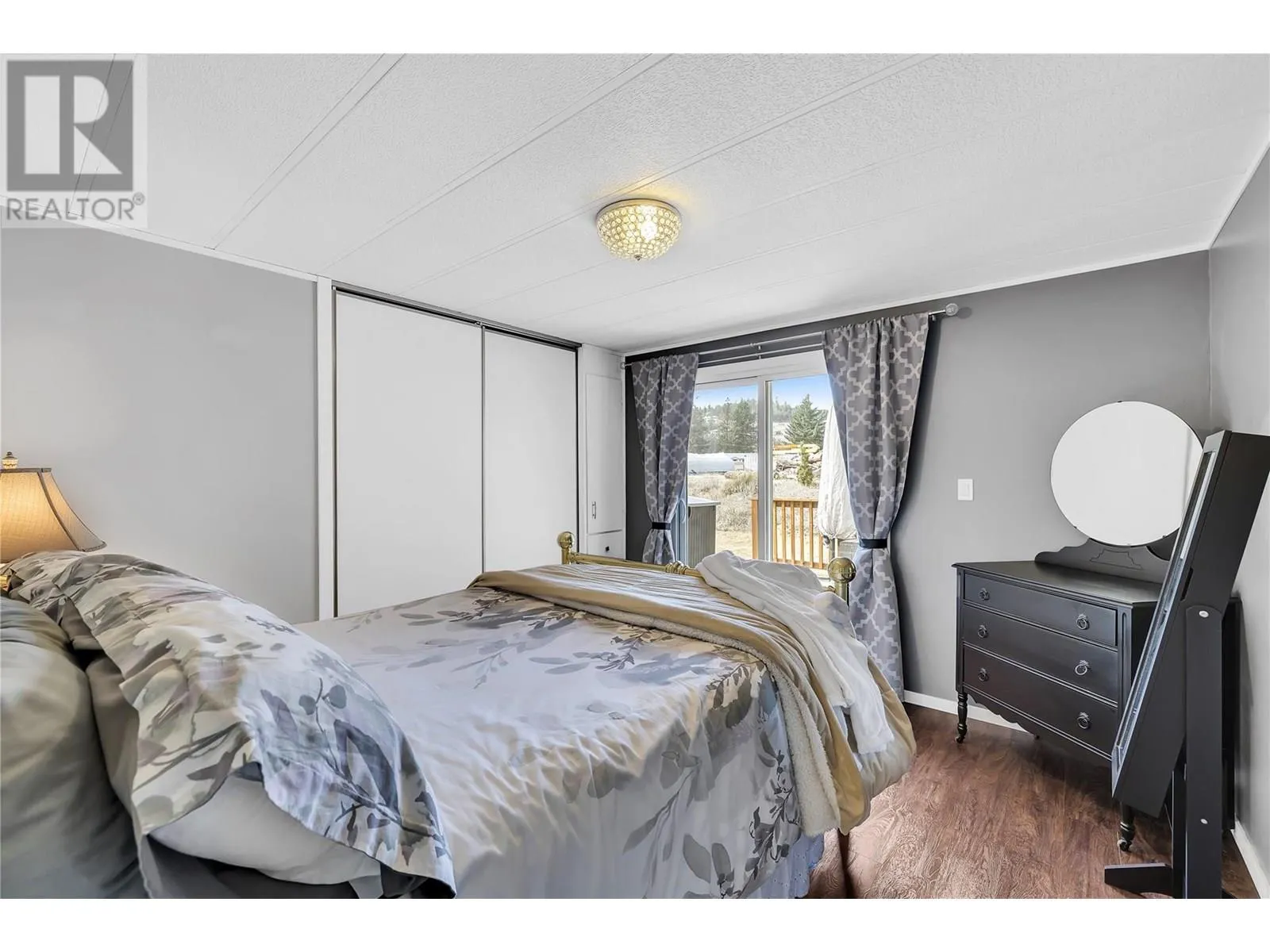 1929 97 Highway S Unit# 64