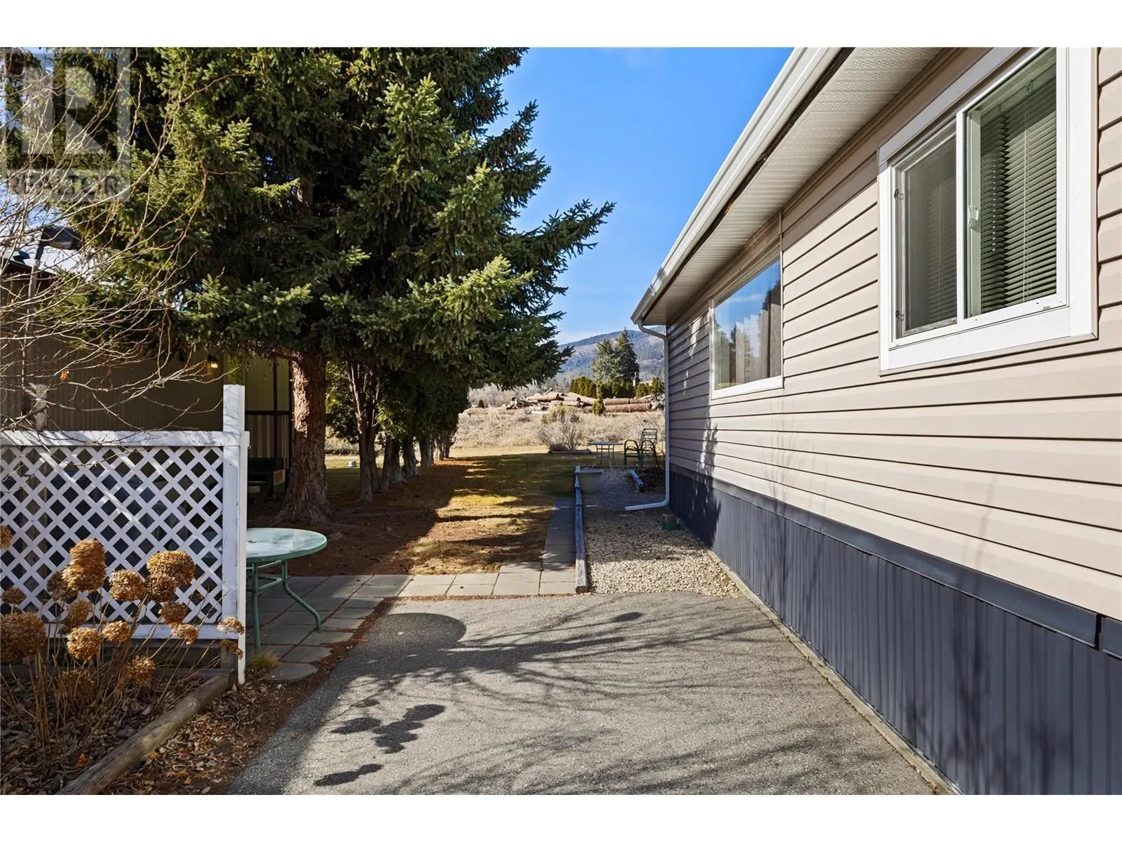 1929 97 Highway S Unit# 64
