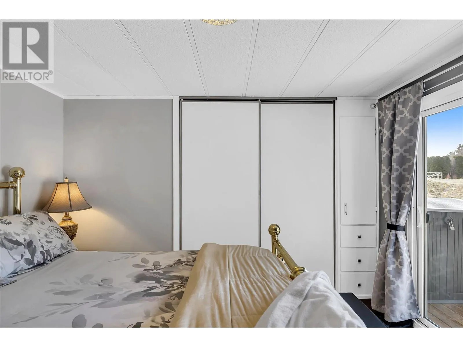 1929 97 Highway S Unit# 64