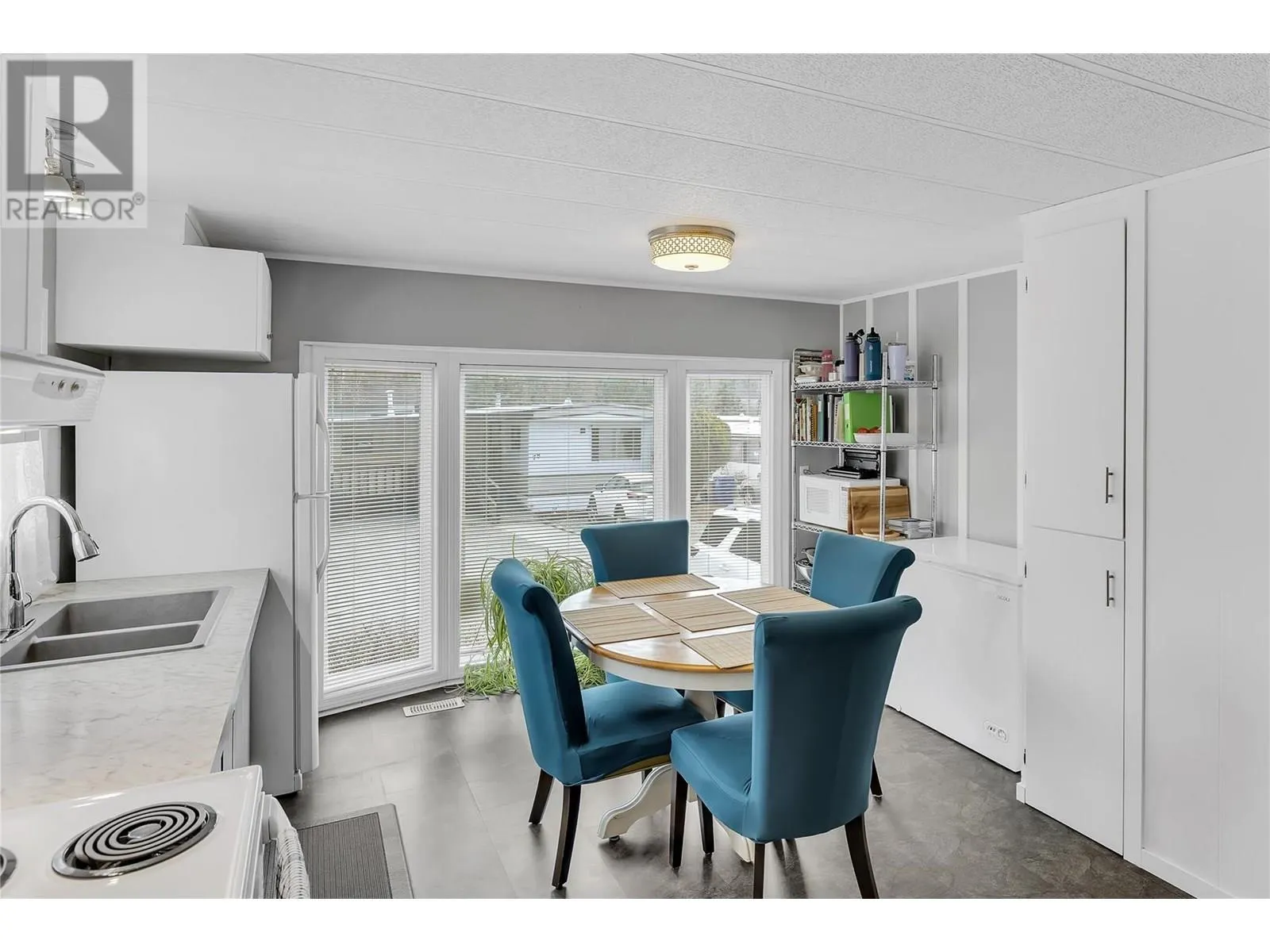 1929 97 Highway S Unit# 64