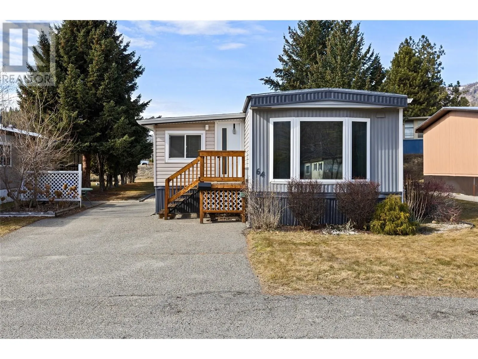 1929 97 Highway S Unit# 64