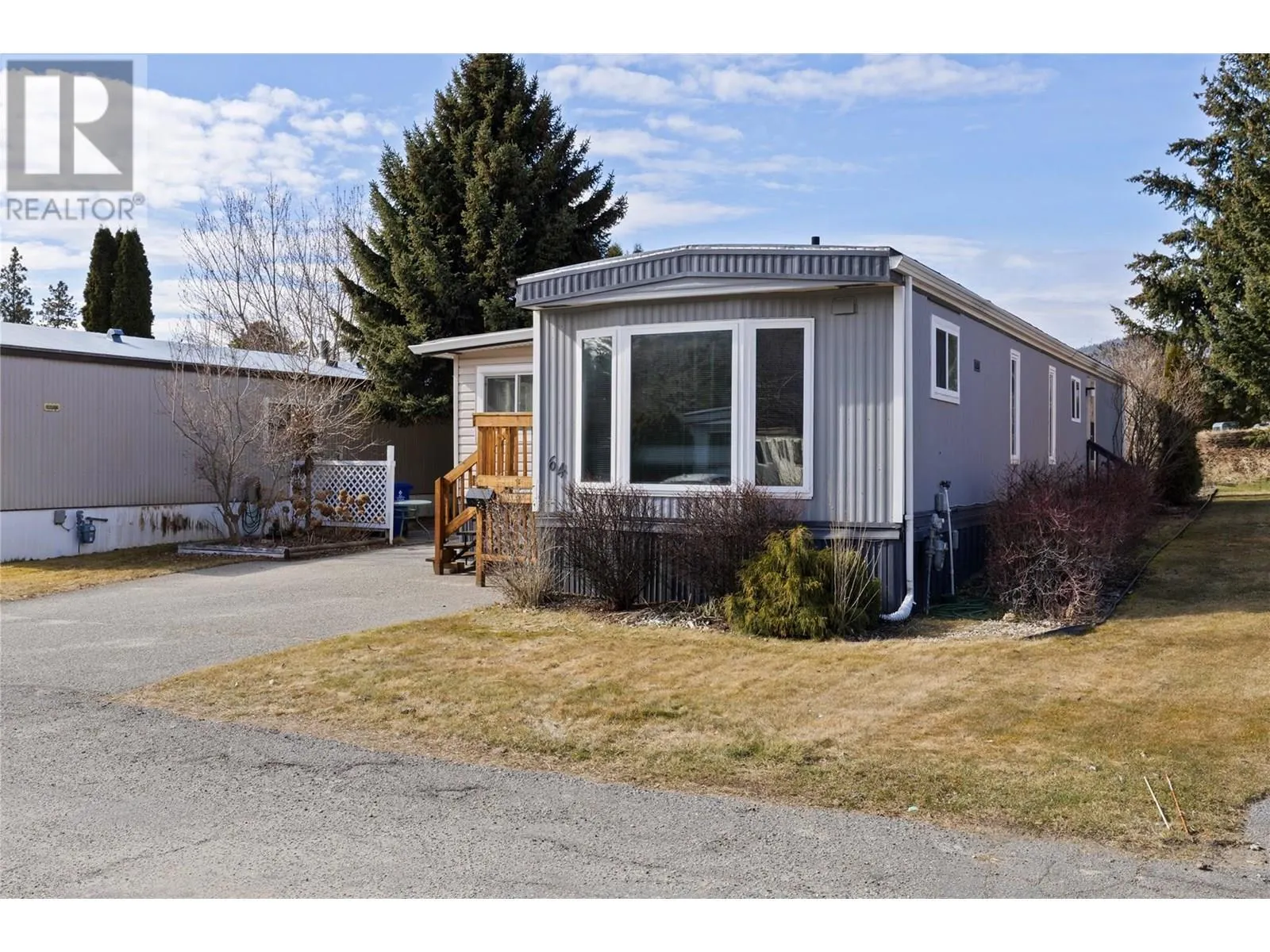 1929 97 Highway S Unit# 64