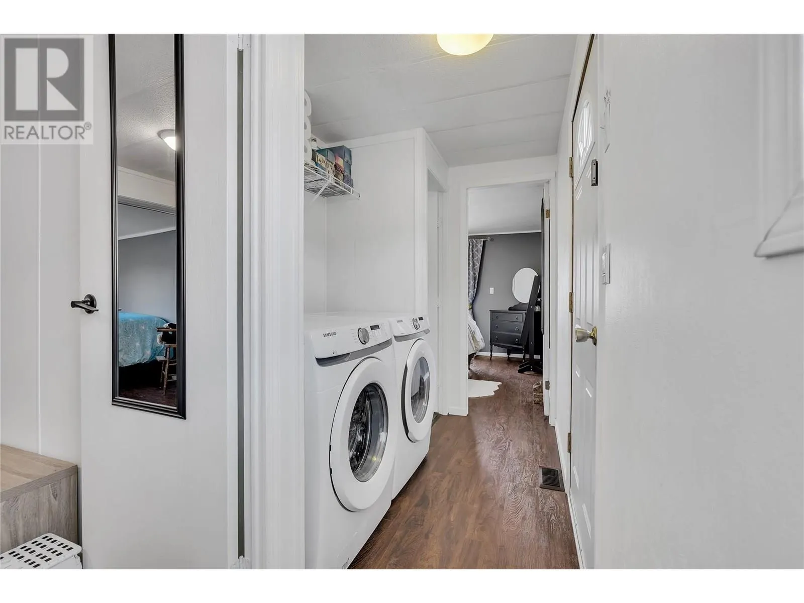 1929 97 Highway S Unit# 64