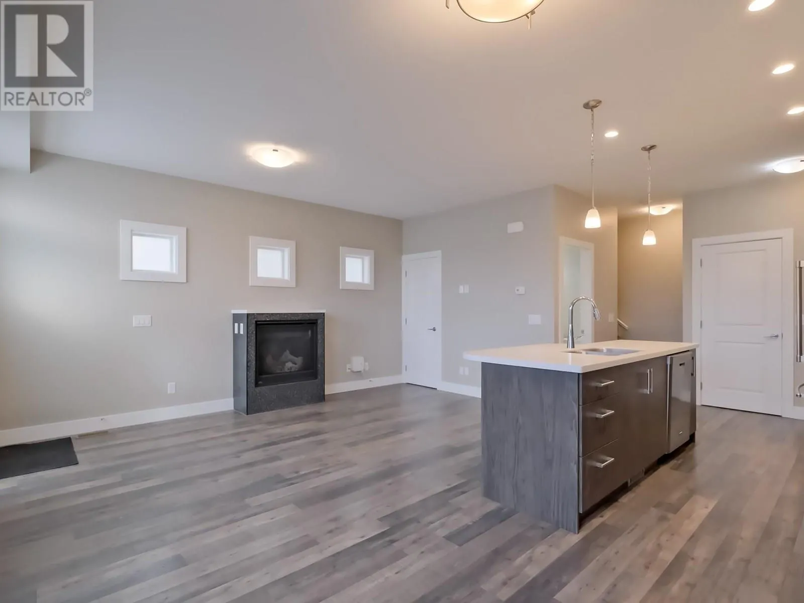 704 REVELSTOKE Avenue Unit# 102