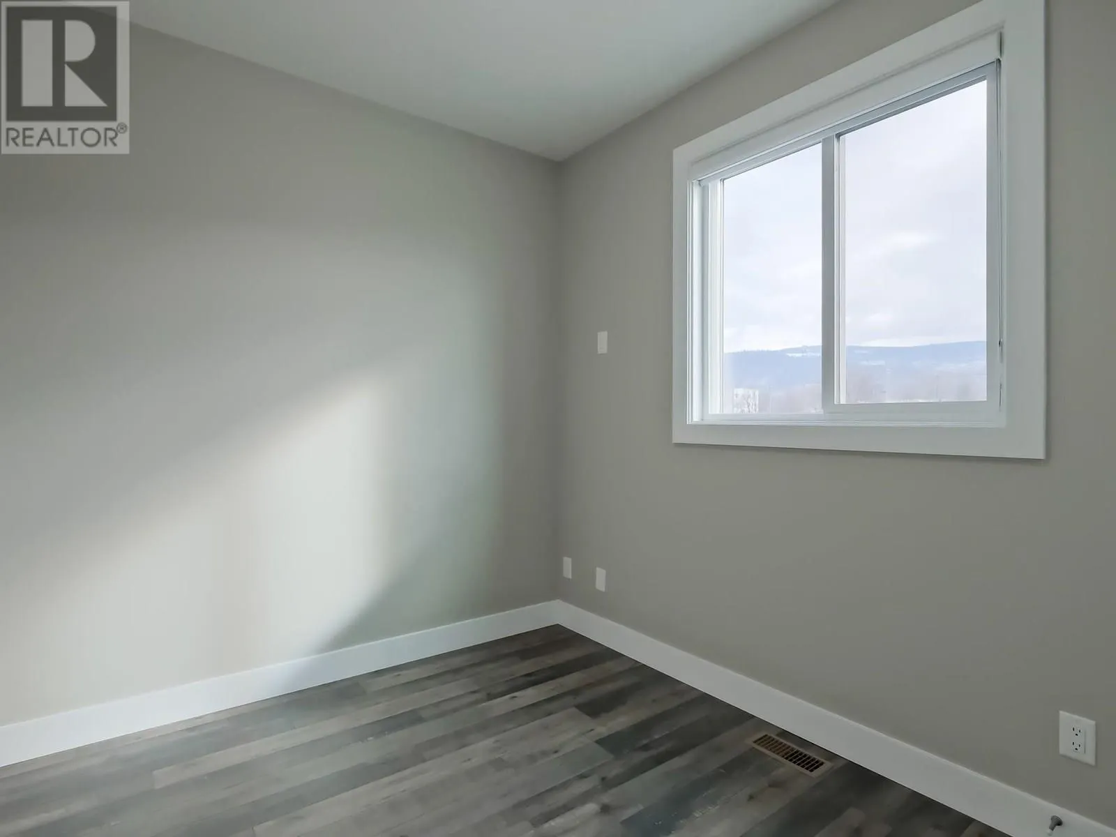 704 REVELSTOKE Avenue Unit# 102