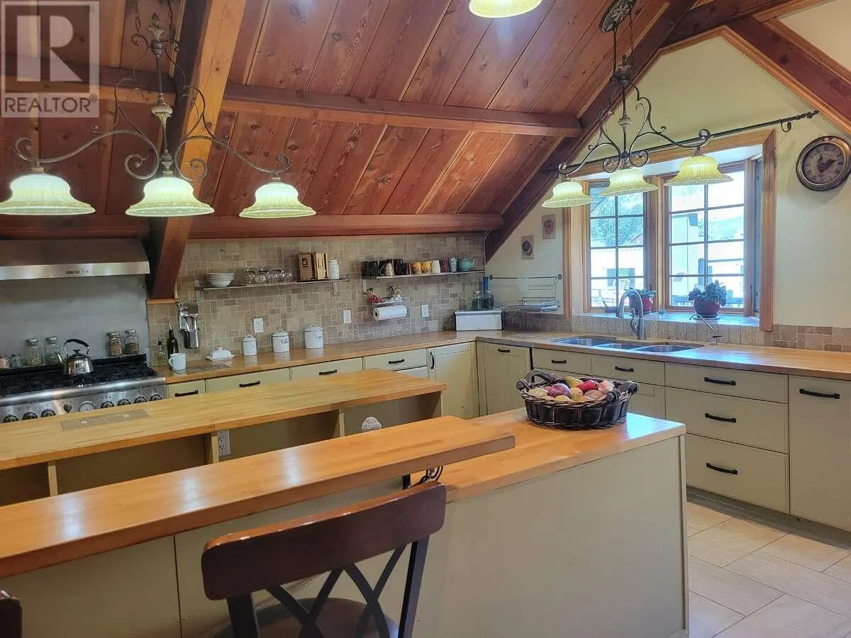 2626 MIDDLE BENCH Road