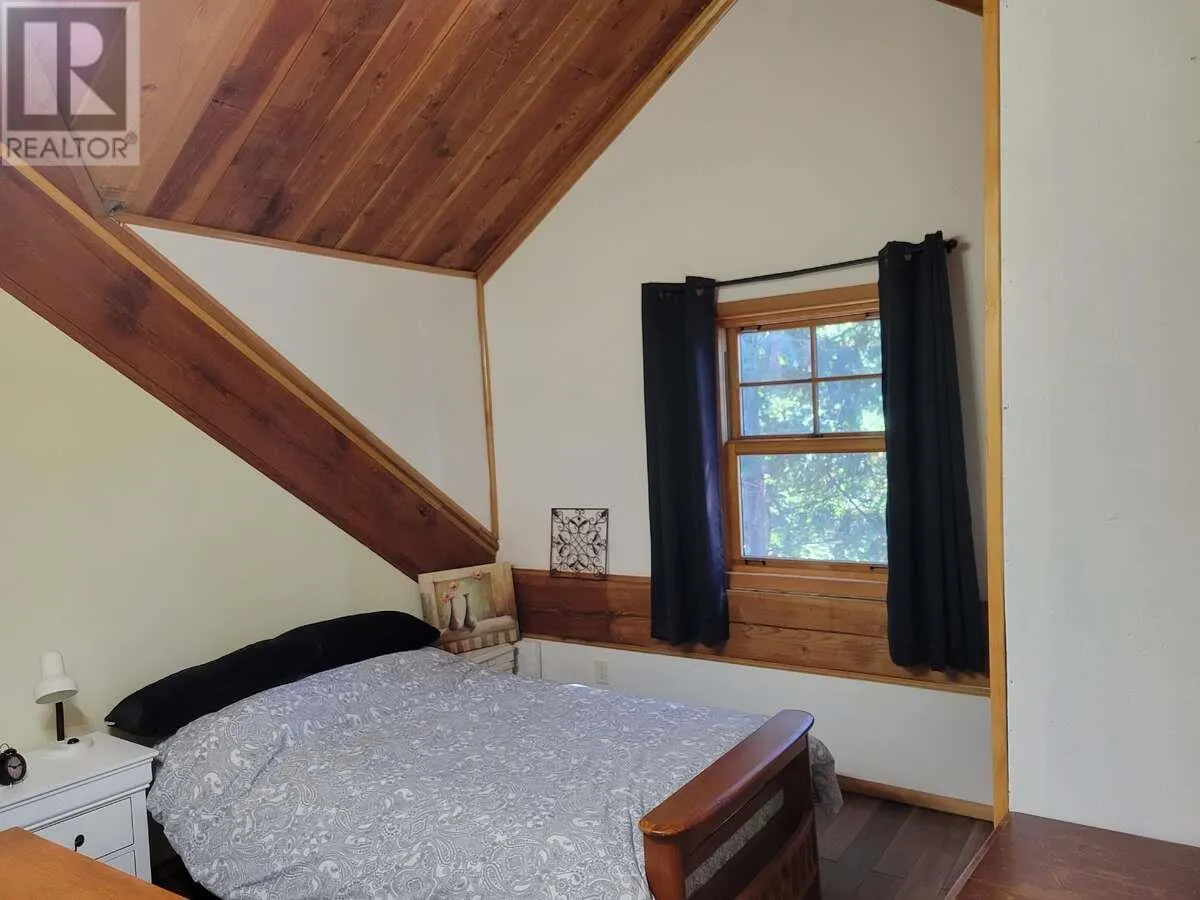 2626 MIDDLE BENCH Road