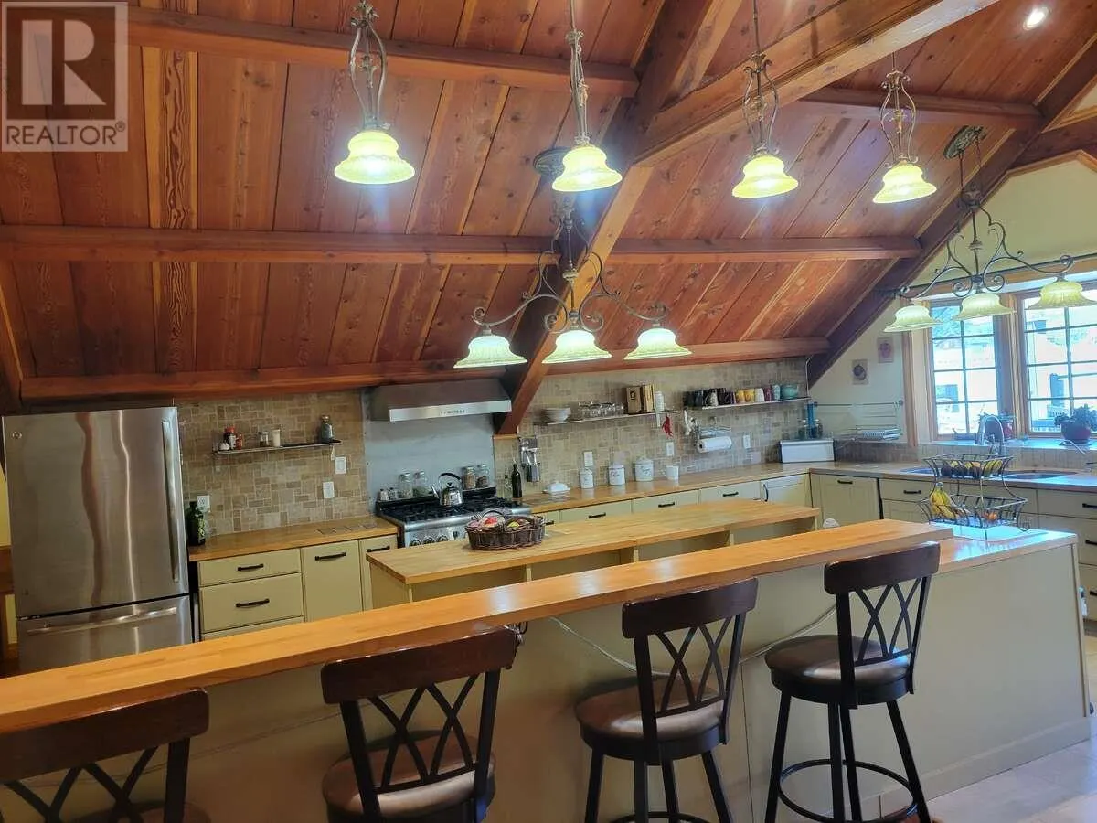 2626 MIDDLE BENCH Road