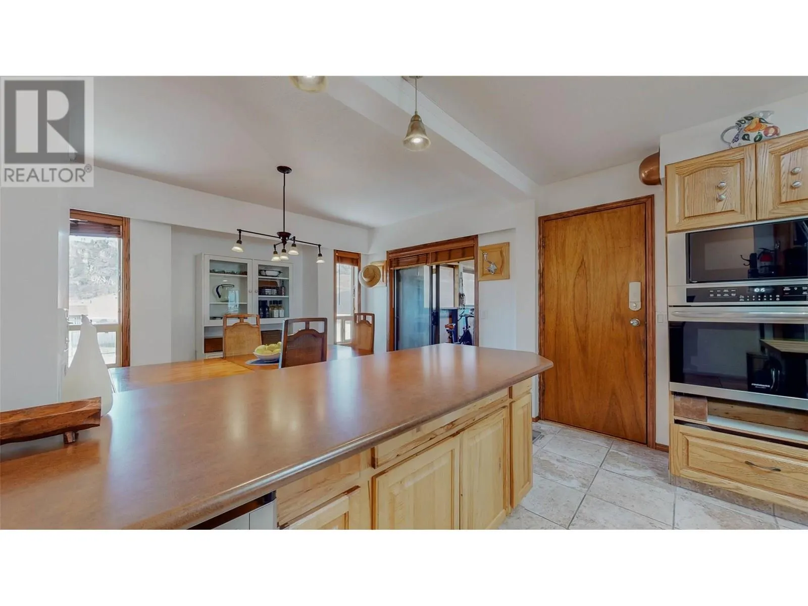 6940 Mountainview Drive Drive