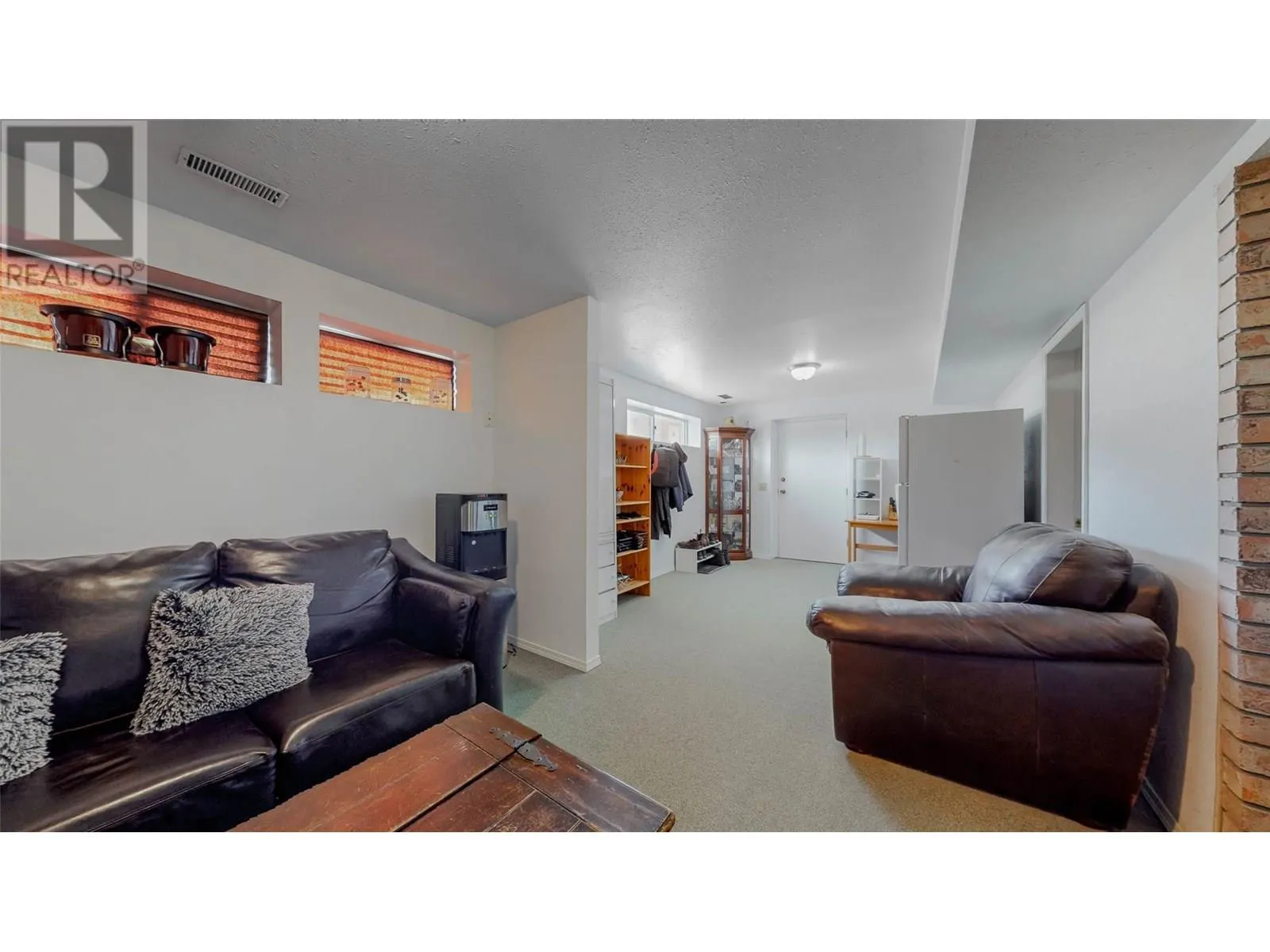 6940 Mountainview Drive Drive