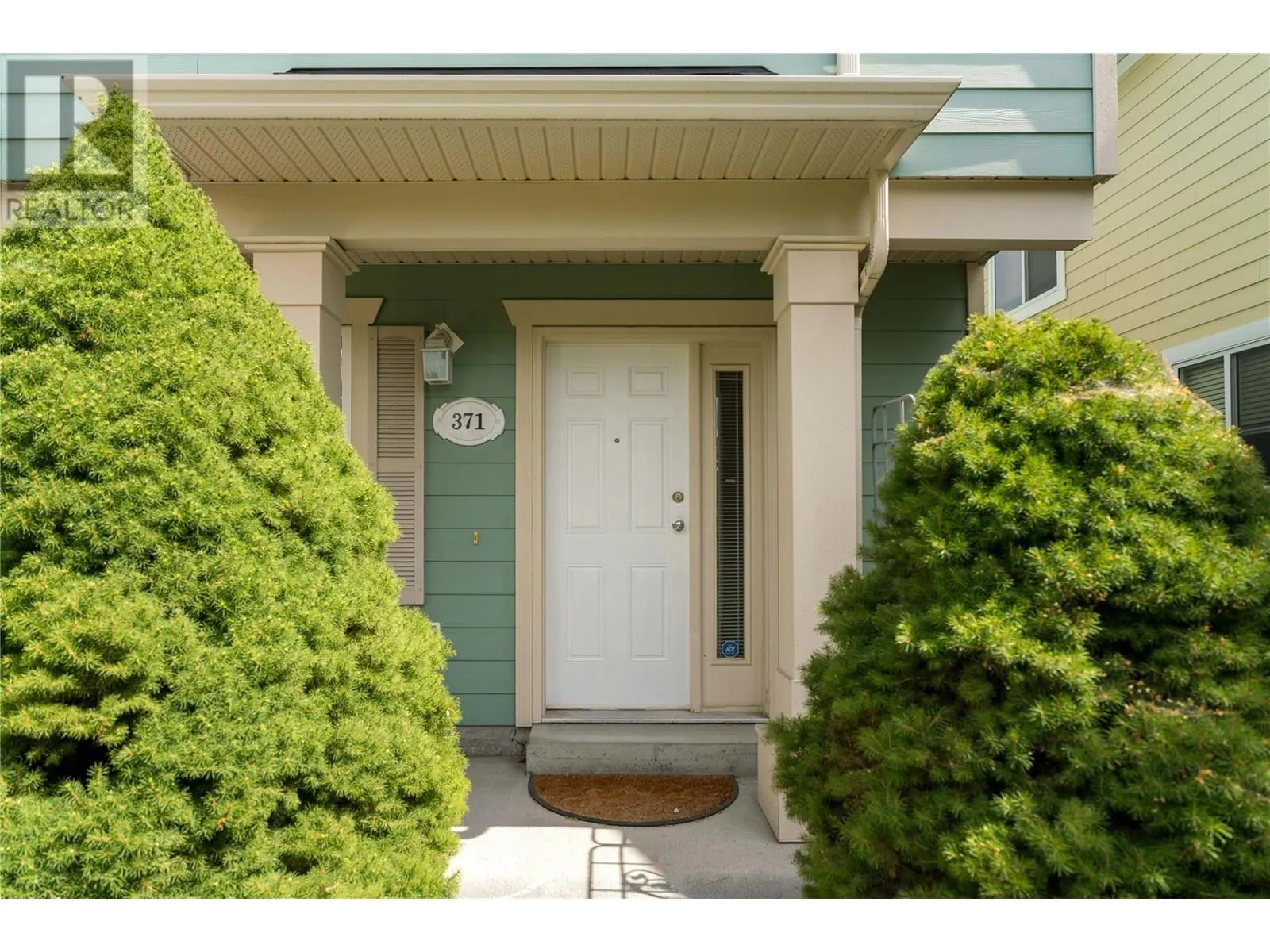 371 MCCARREN Avenue