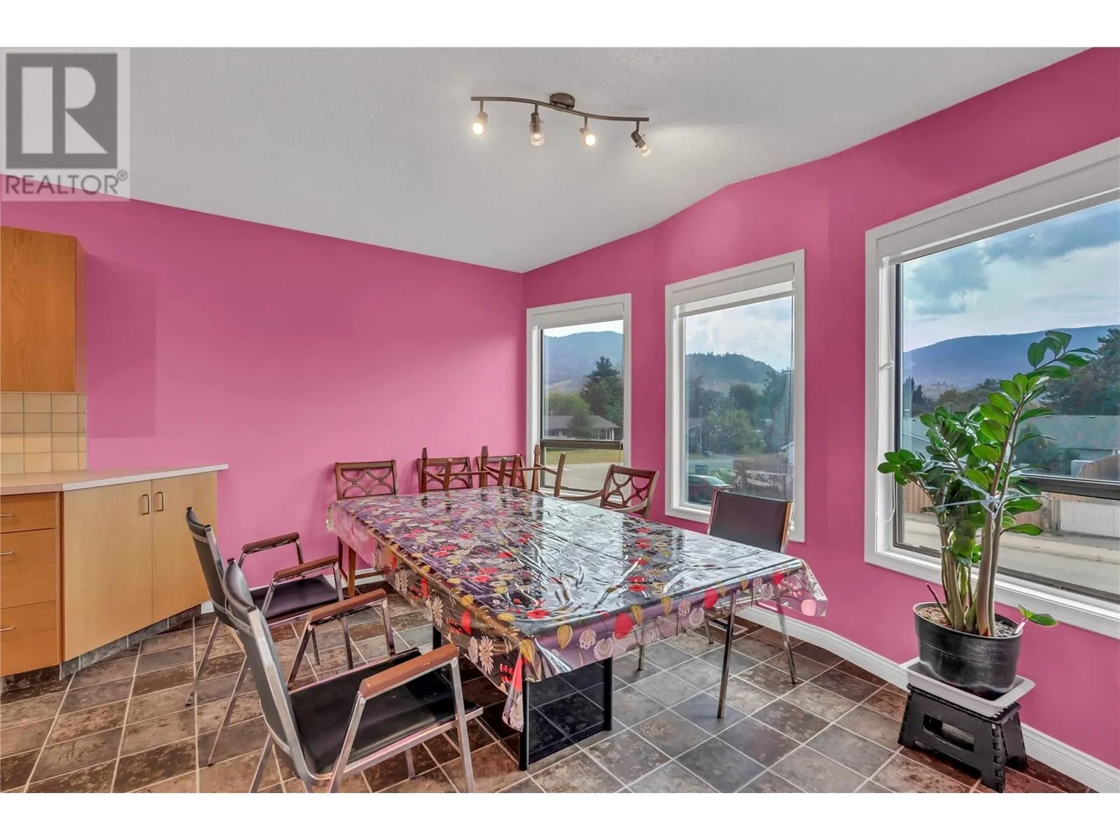 2494 Cornwall Drive