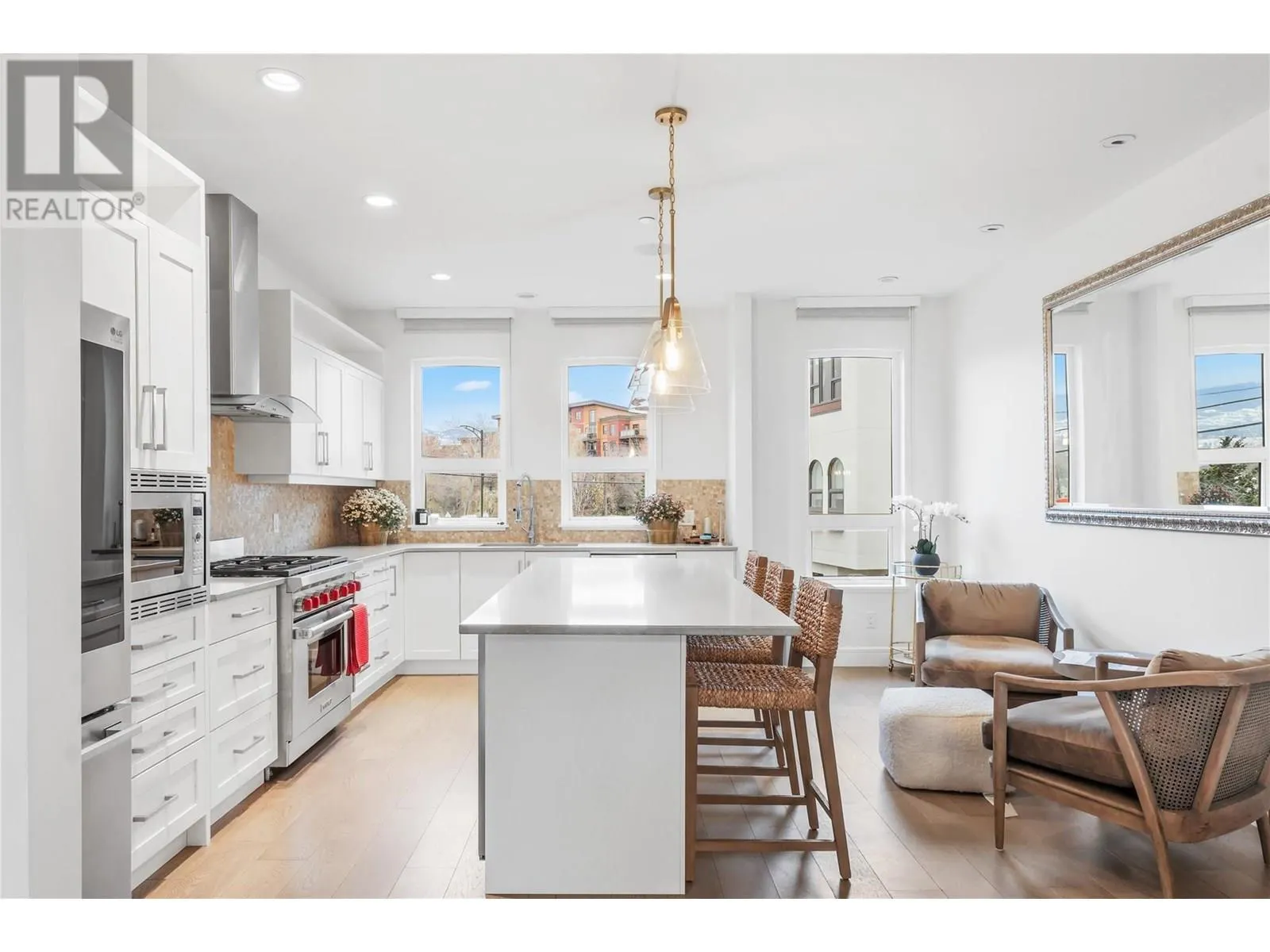3756 Lakeshore Road Unit# 13
