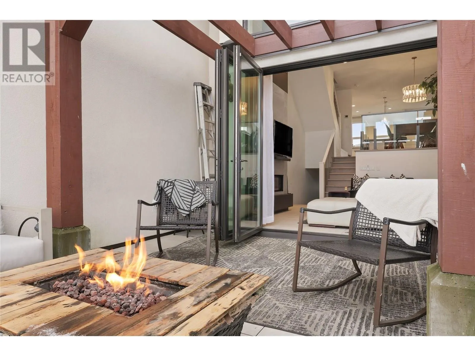 3756 Lakeshore Road Unit# 13