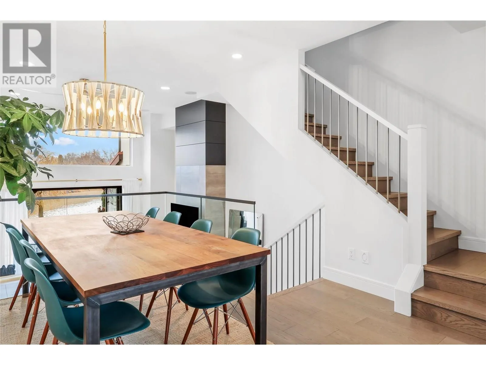 3756 Lakeshore Road Unit# 13