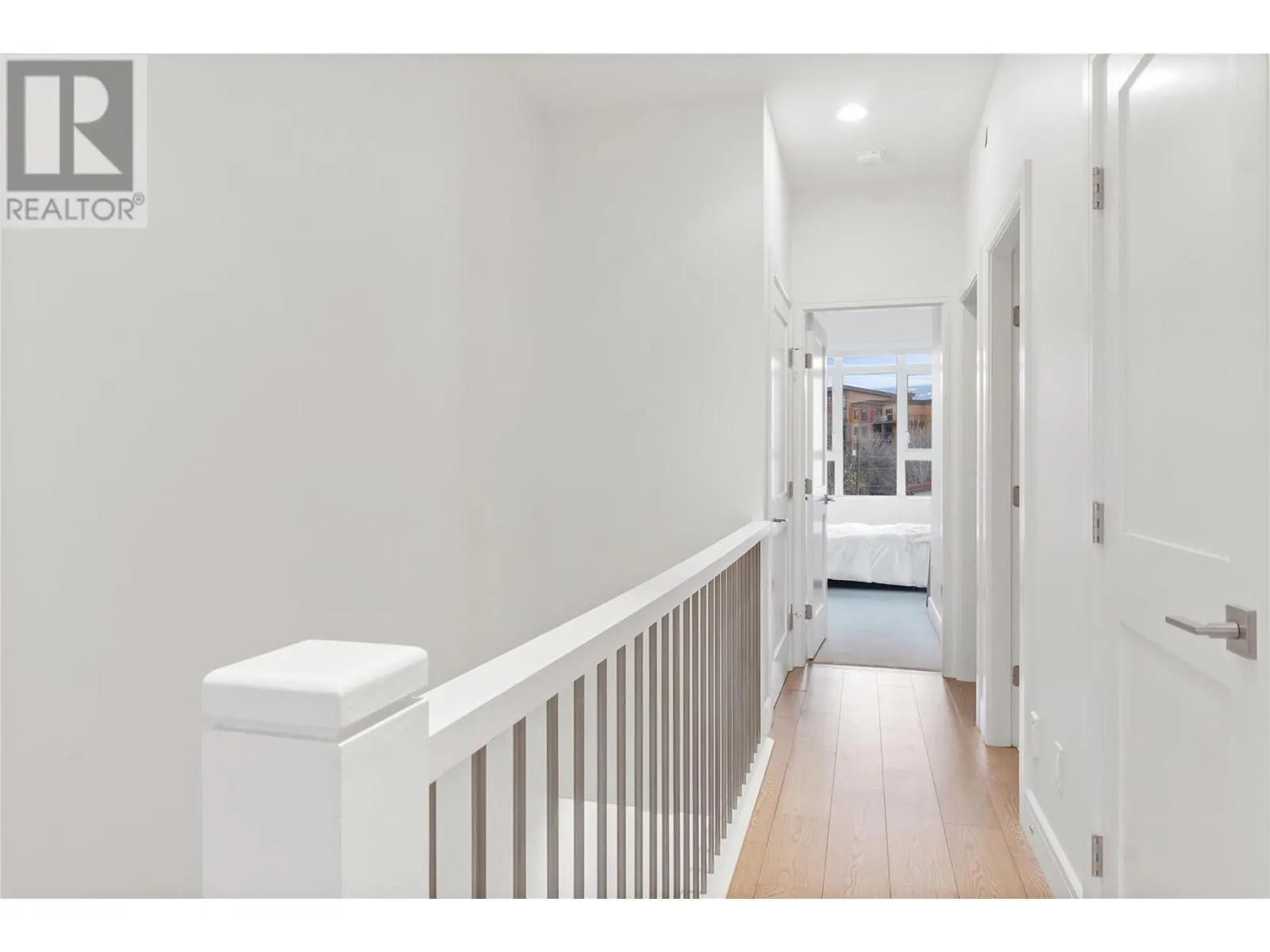 3756 Lakeshore Road Unit# 13