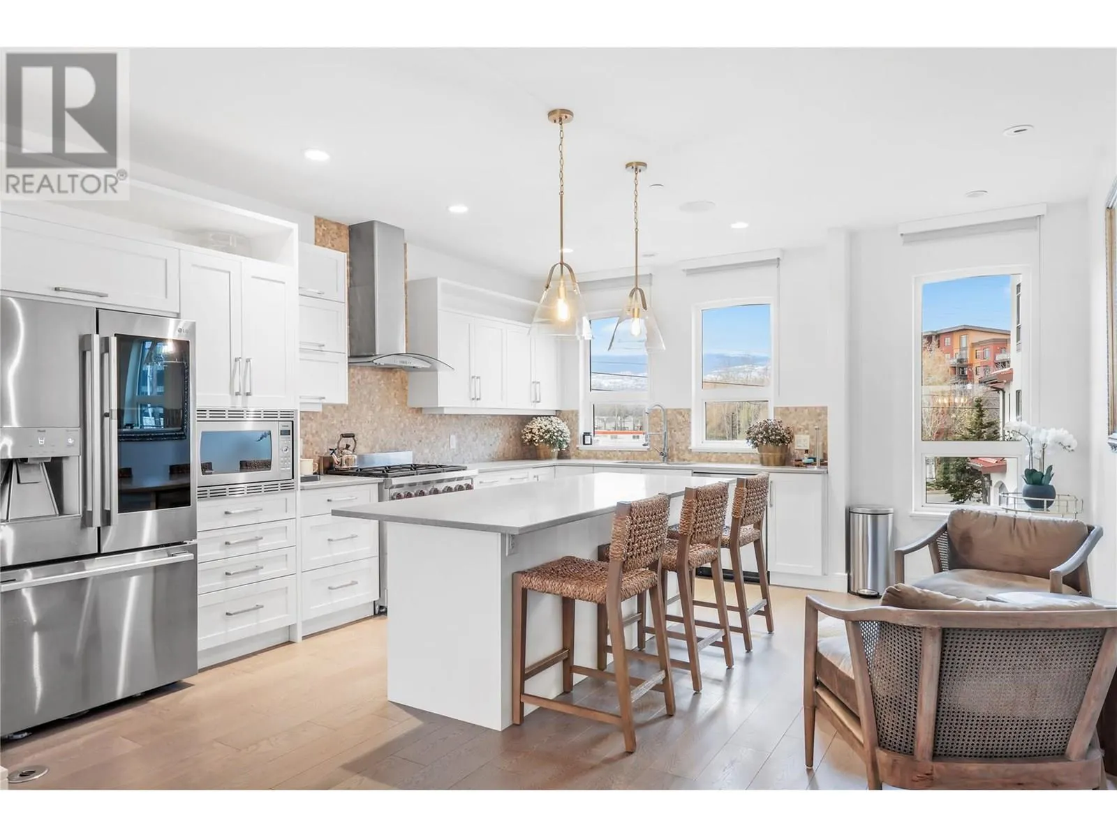 3756 Lakeshore Road Unit# 13