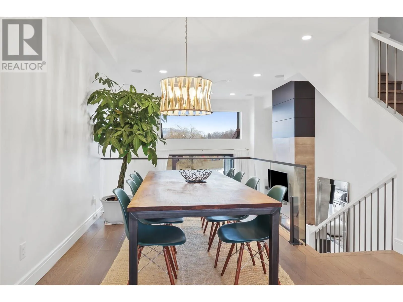 3756 Lakeshore Road Unit# 13