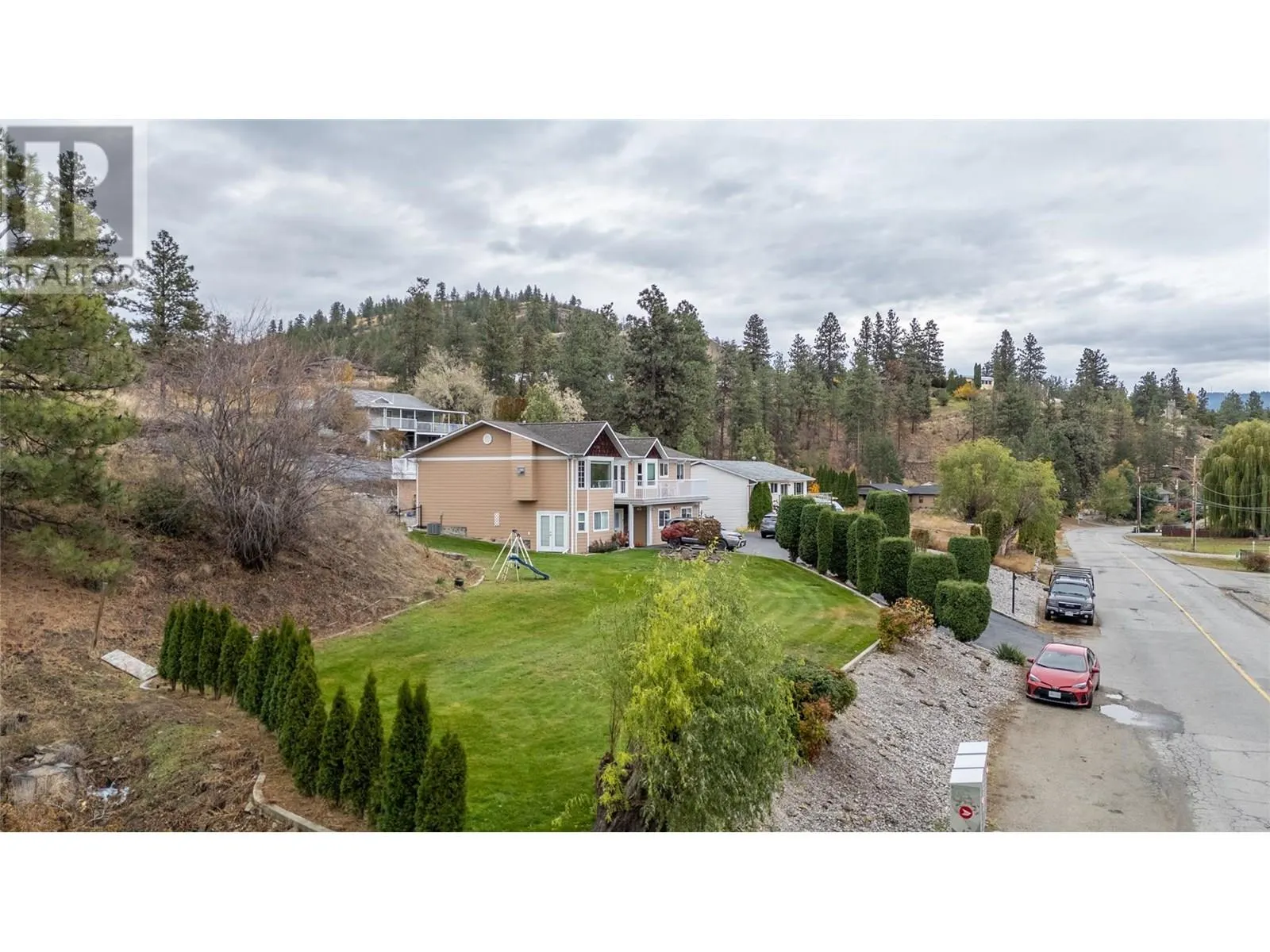 8411 Victoria Road S