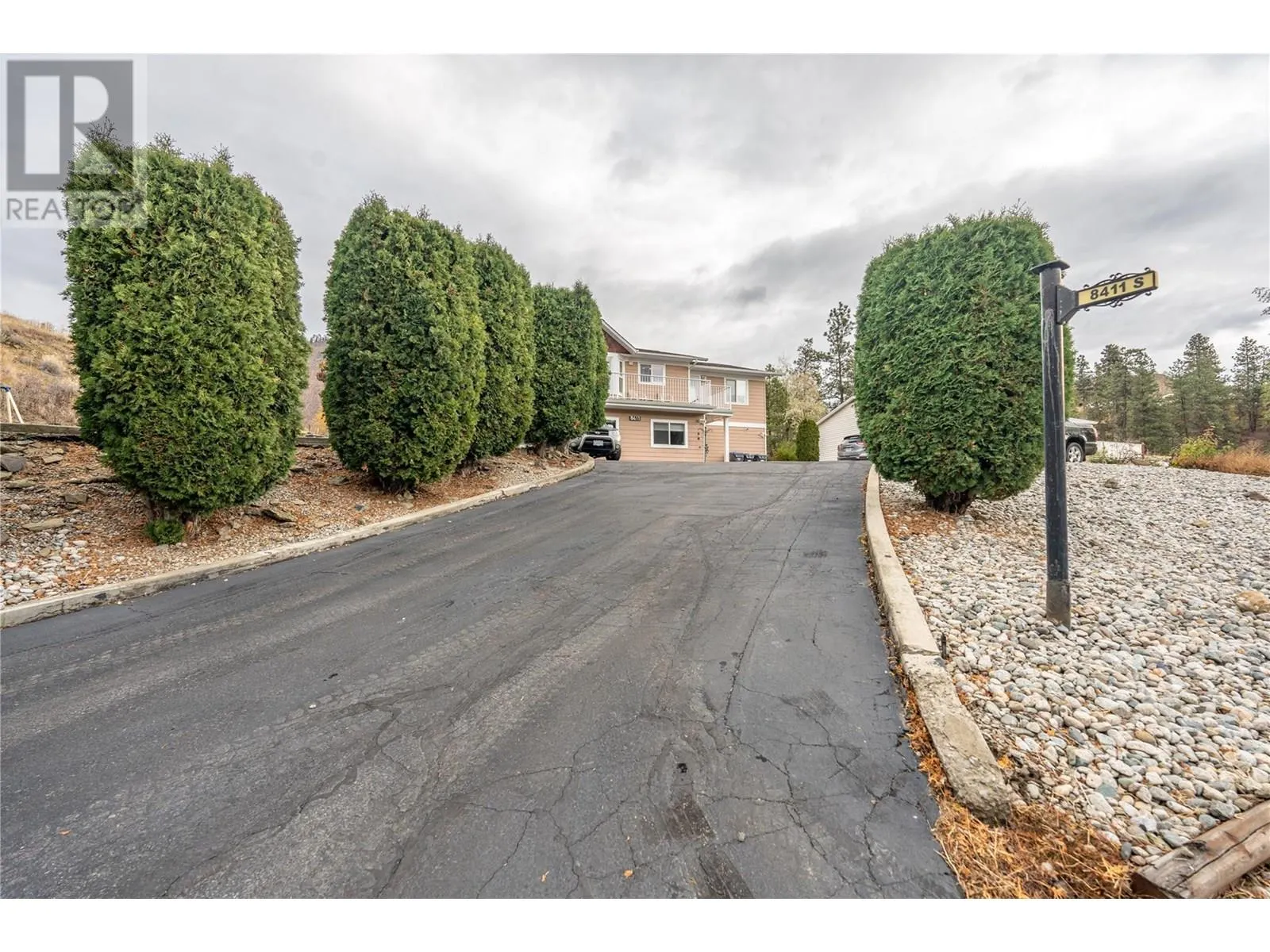 8411 Victoria Road S