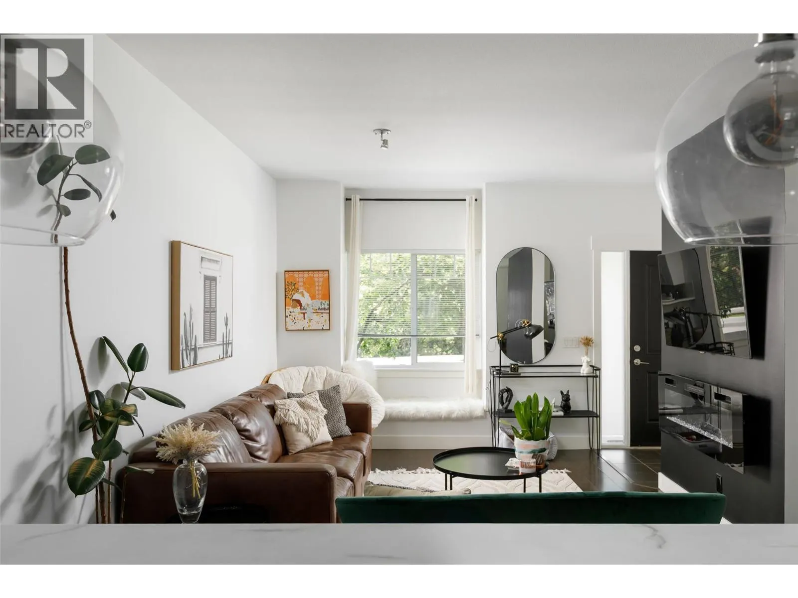 600 SHERWOOD Road Unit# 21