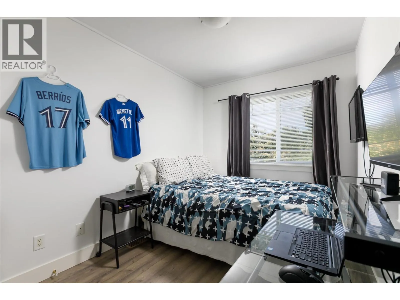 600 SHERWOOD Road Unit# 21