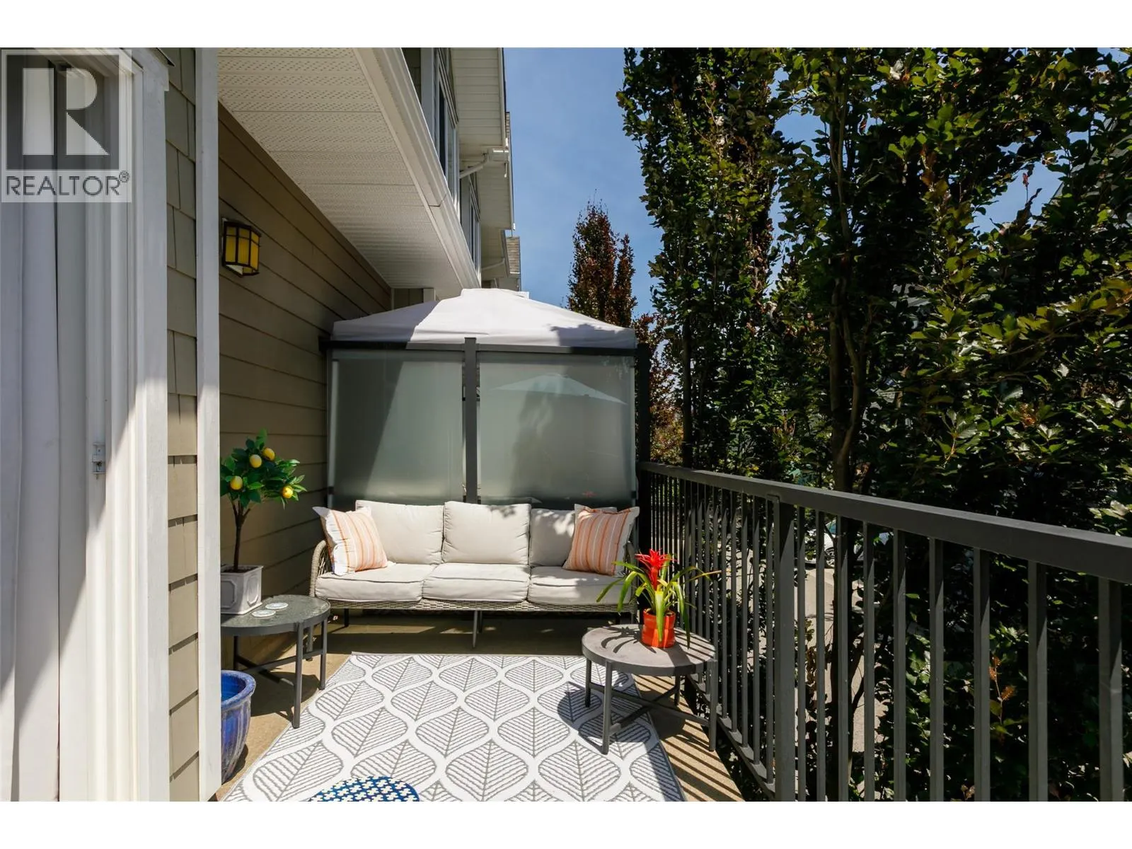 600 SHERWOOD Road Unit# 21