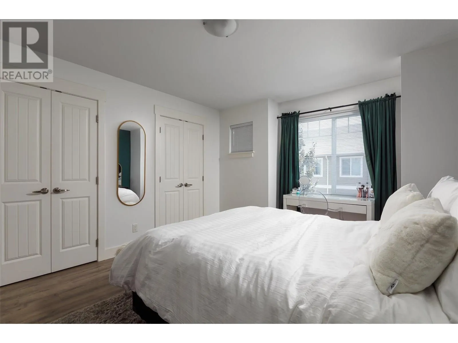 600 SHERWOOD Road Unit# 21