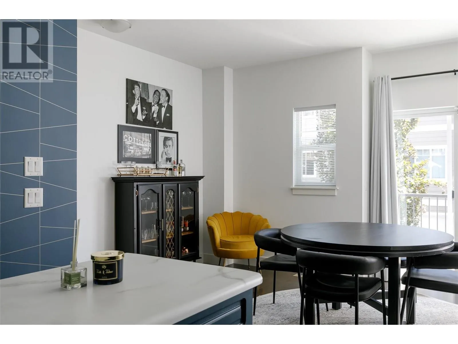 600 SHERWOOD Road Unit# 21