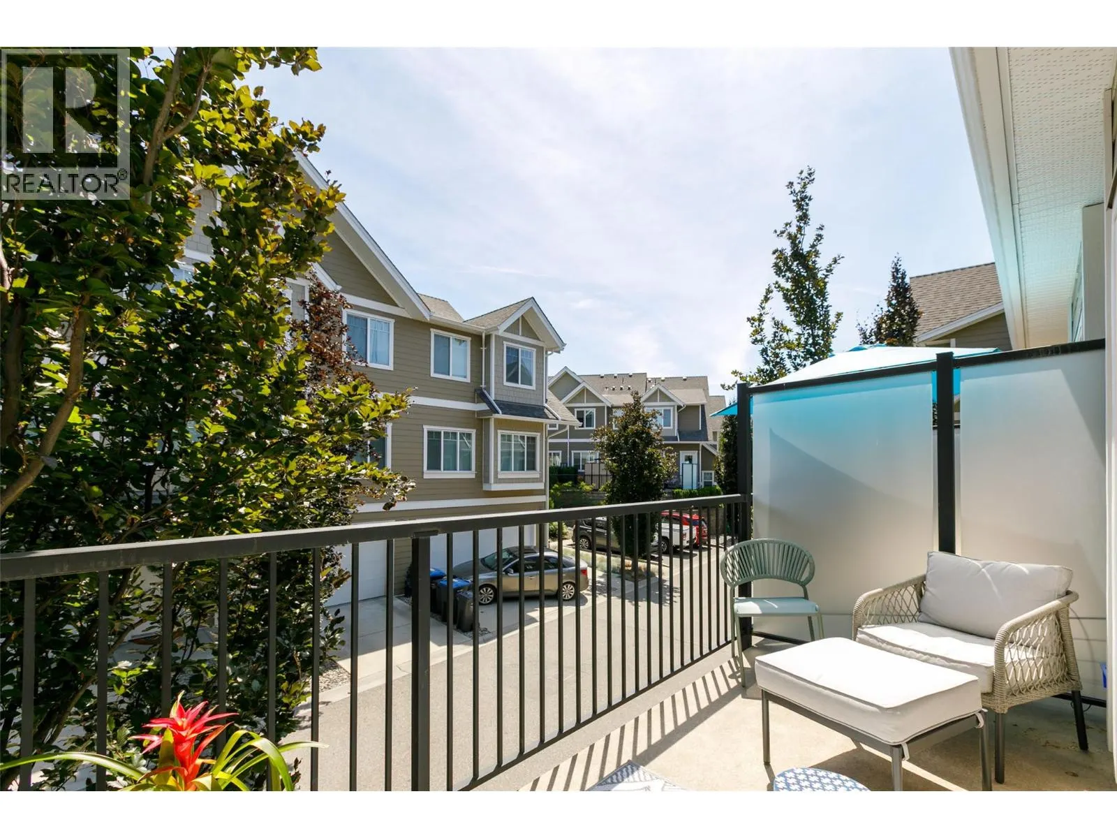 600 SHERWOOD Road Unit# 21